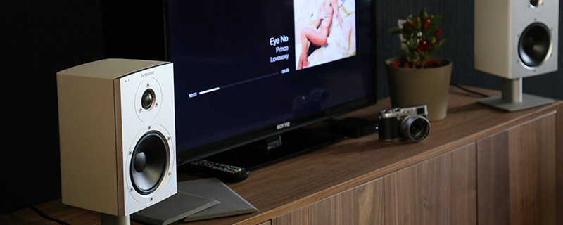 chan loa Dynaudio Xeo 2 Desk Stand tot